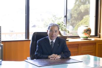 上田町長の写真